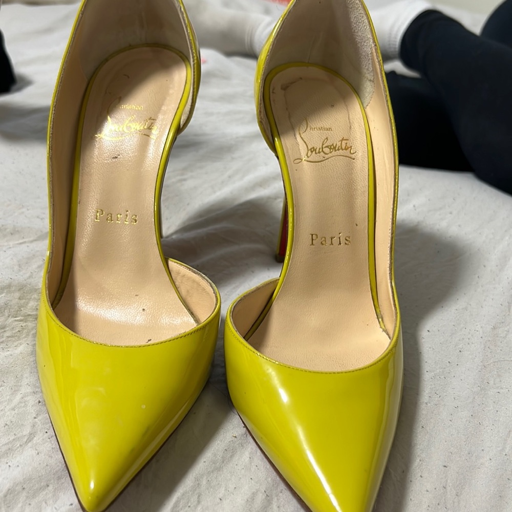 Christian louboutin iriza